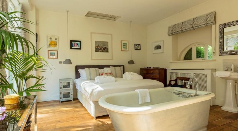 Photo of 4 Bed in Ingoldisthorpe