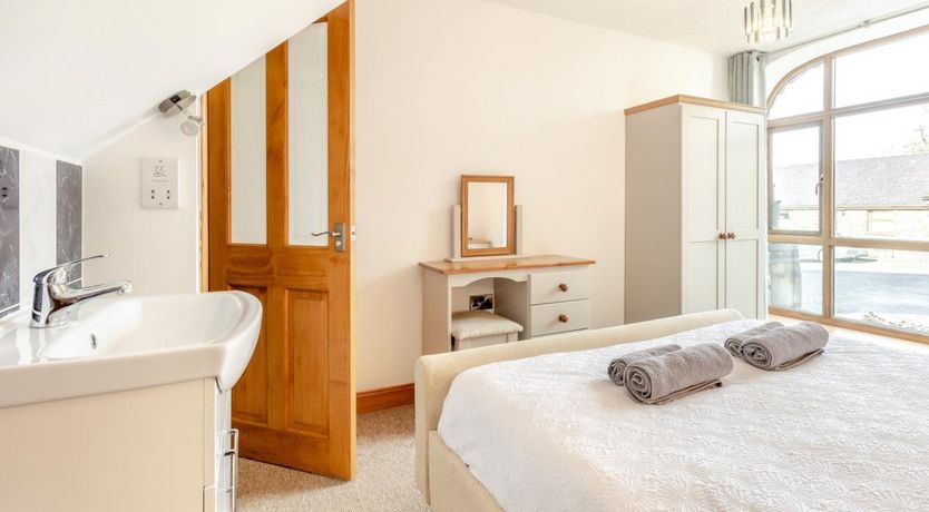 Photo of 3 Bed in Capel Seion