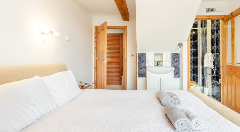 Photo of 3 Bed in Capel Seion