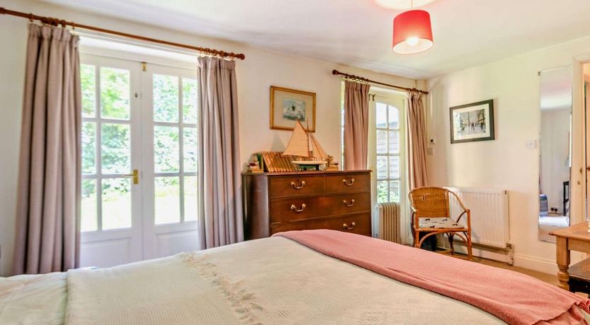 Photo of 2 Bed in Beaulieu