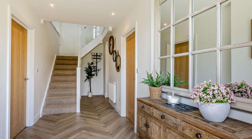 Photo of 4 Bed in Weare Giffard