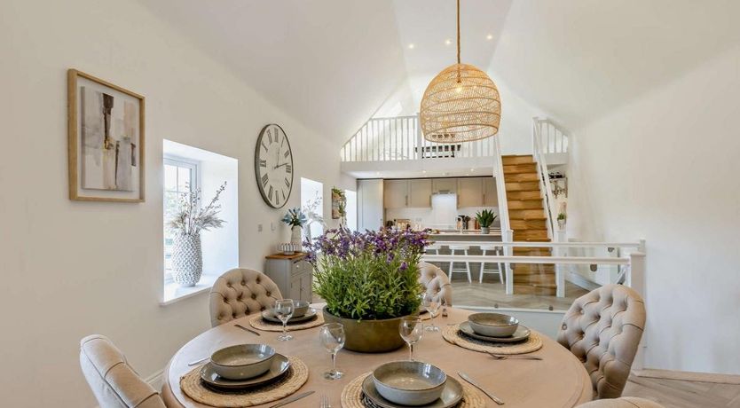 Photo of 4 Bed in Weare Giffard