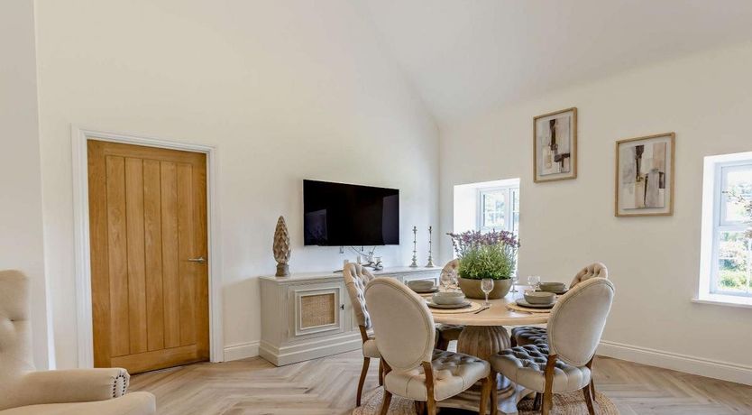 Photo of 4 Bed in Weare Giffard