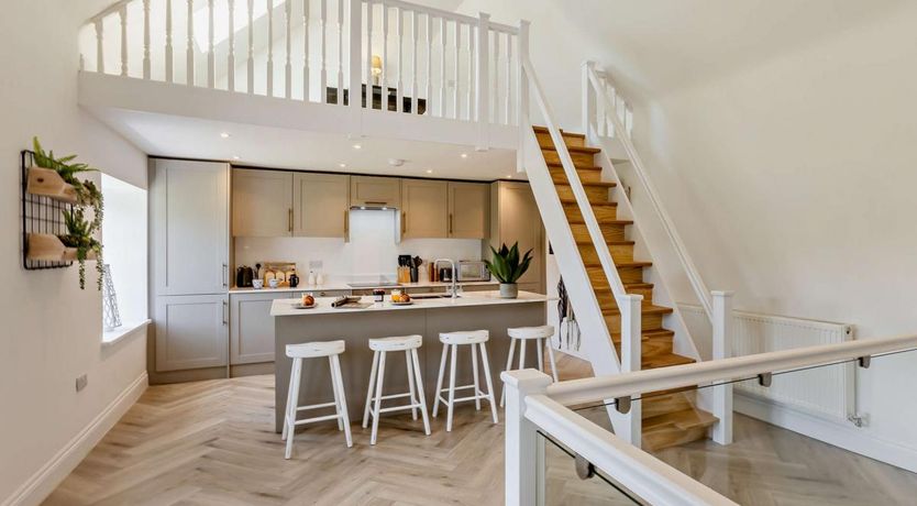 Photo of 4 Bed in Weare Giffard