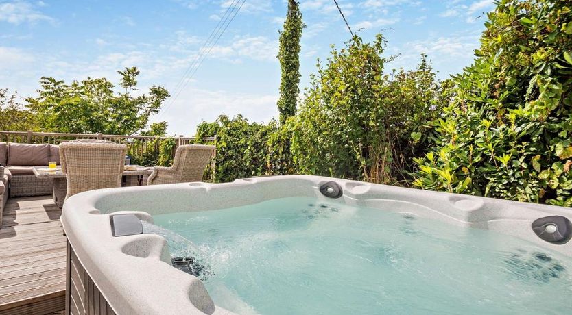 Photo of 7 Bed in Llanbedr