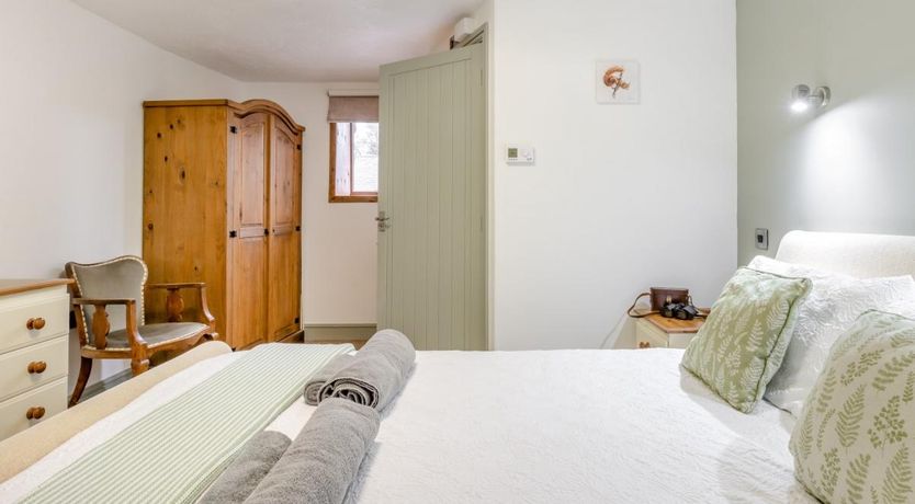 Photo of 1 Bed in Capel Seion