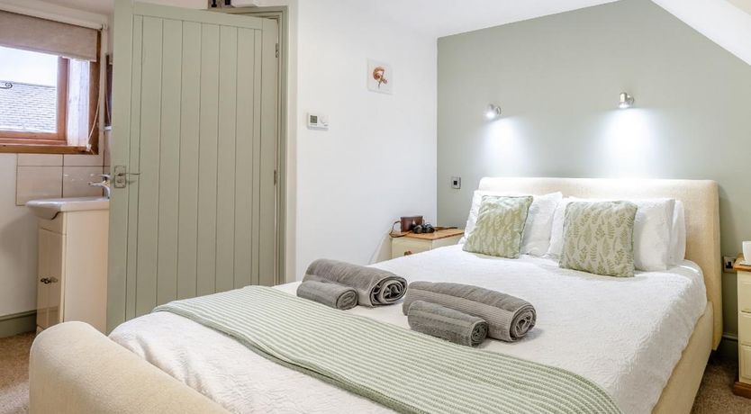 Photo of 1 Bed in Capel Seion