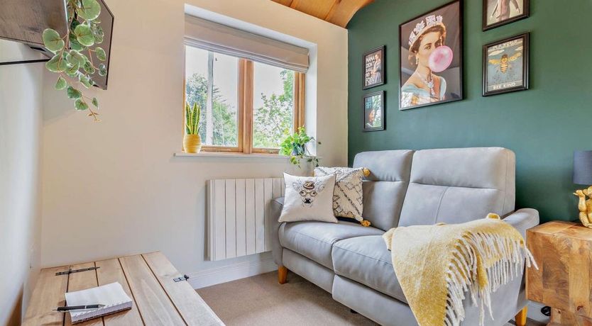 Photo of 1 Bed in Bricklehampton