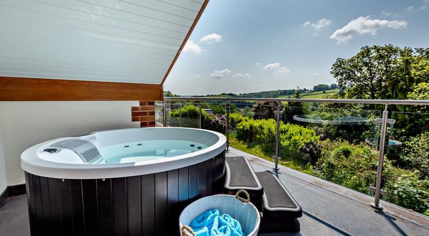 Photo of 2 Bed in High Bickington