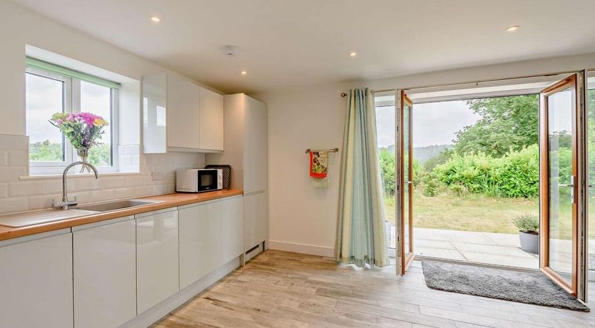 Photo of 2 Bed in High Bickington