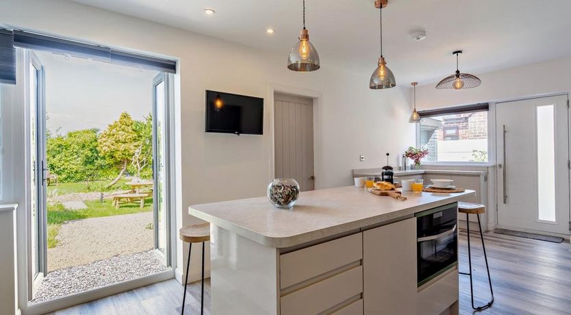 Photo of 2 Bed in Knott End-on-Sea