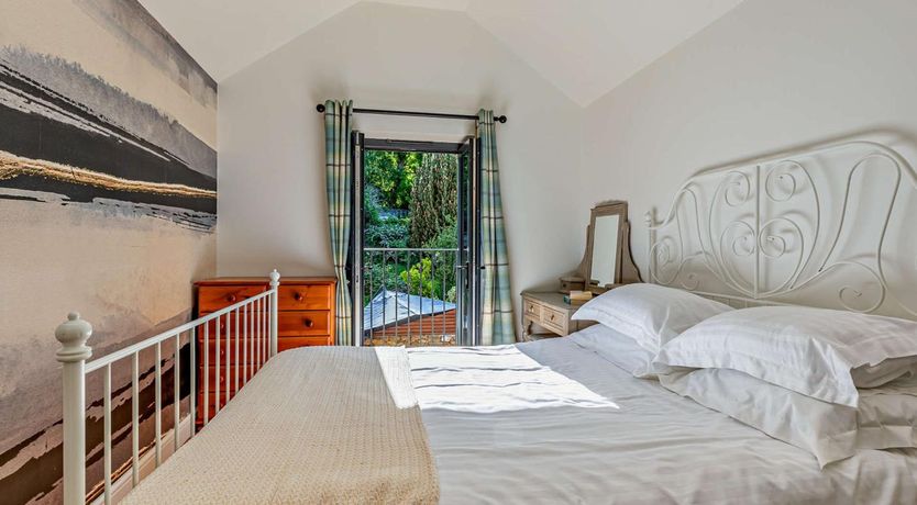 Photo of 3 Bed in Montacute