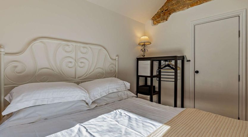 Photo of 3 Bed in Montacute