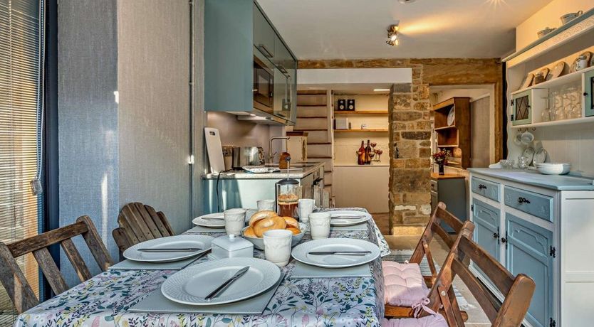 Photo of 3 Bed in Montacute