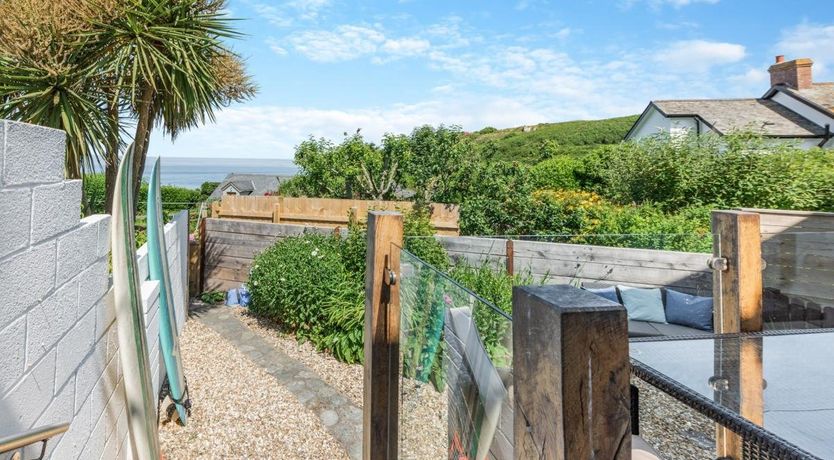 Photo of 5 Bed in Mortehoe