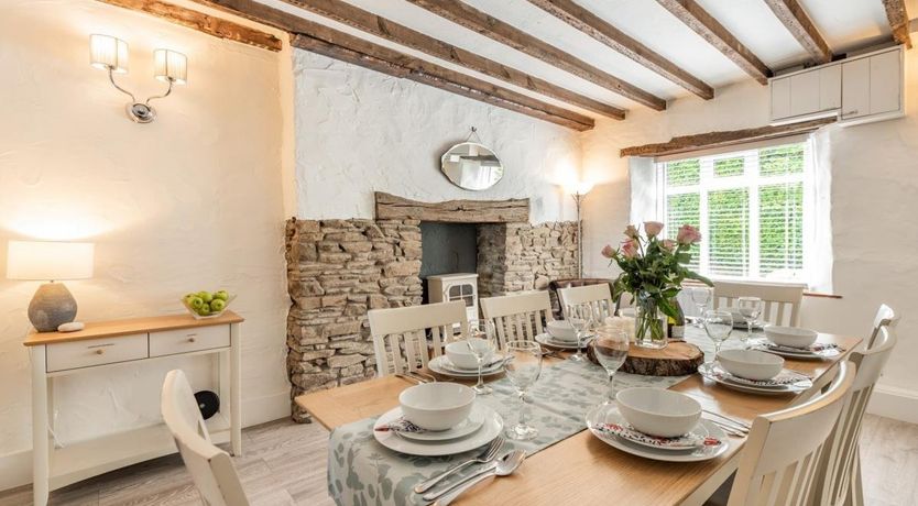 Photo of 5 Bed in Mortehoe