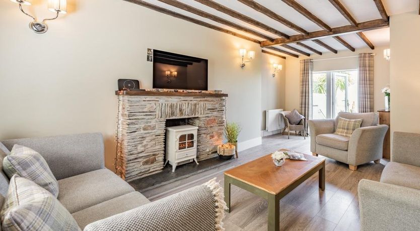 Photo of 5 Bed in Mortehoe