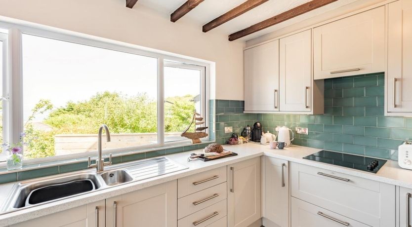 Photo of 5 Bed in Mortehoe