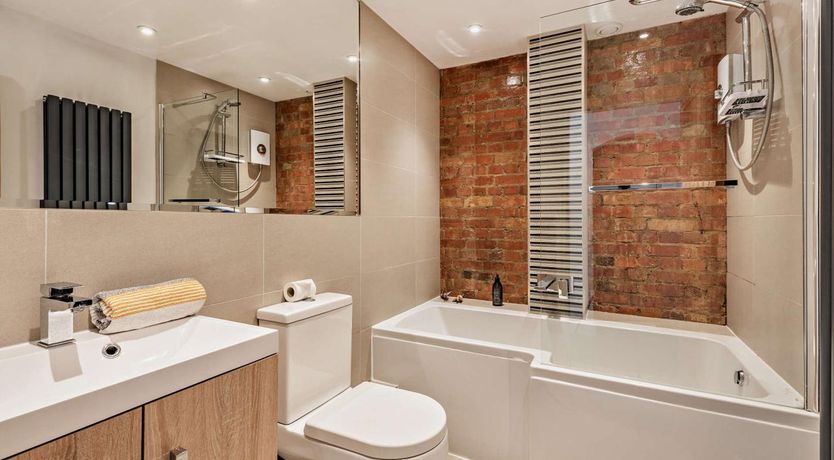 Photo of 4 Bed in Hayling Island