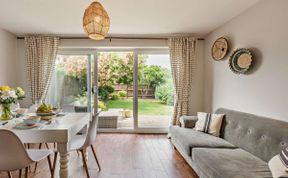 Photo of 4 Bed in Hayling Island