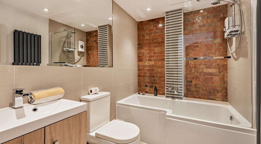 Photo of 4 Bed in Hayling Island