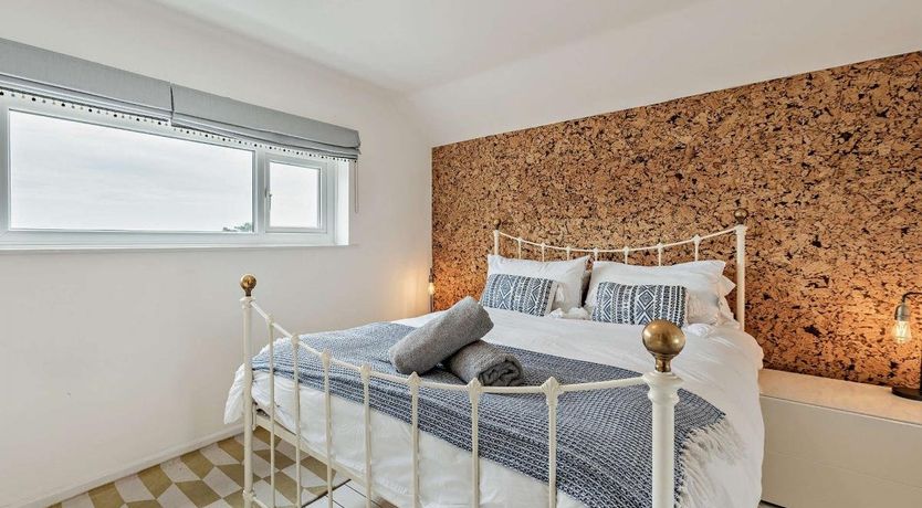 Photo of 4 Bed in Hayling Island