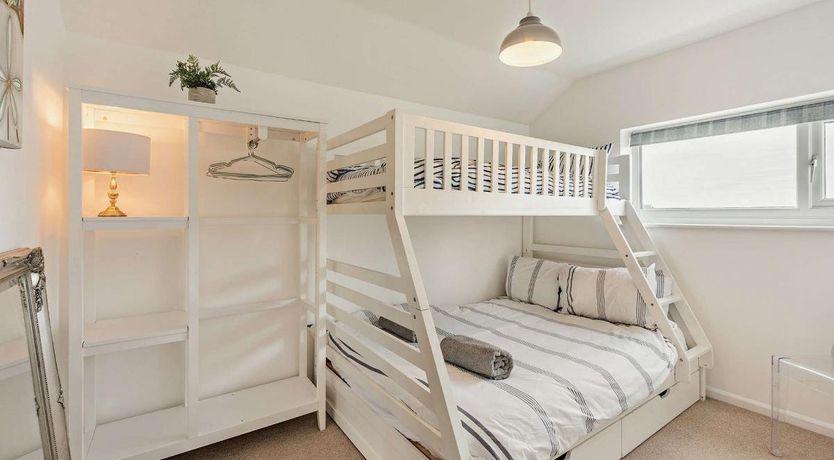 Photo of 4 Bed in Hayling Island