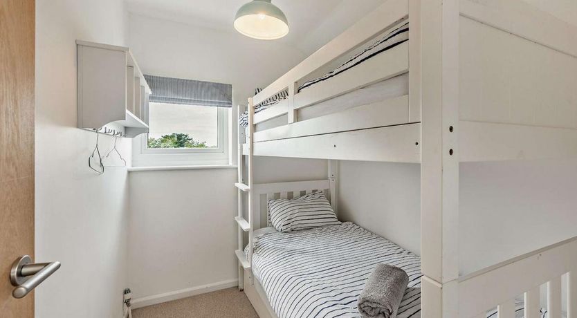 Photo of 4 Bed in Hayling Island