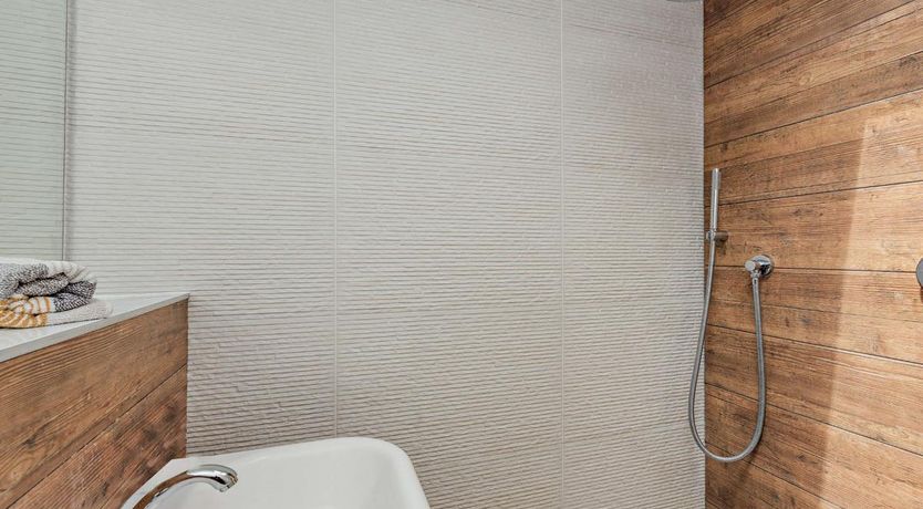 Photo of 4 Bed in Hayling Island