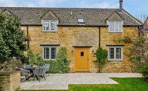 Photo of 2 Bed in Cheltenham