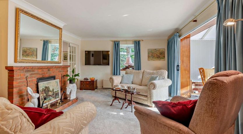 Photo of 1 Bed in Pilley