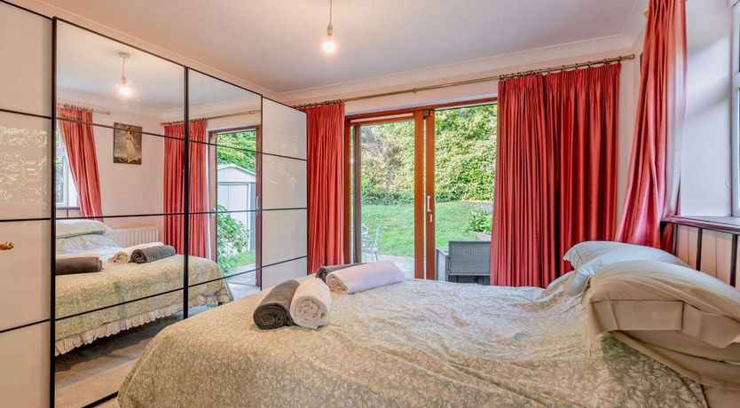 Photo of 1 Bed in Pilley