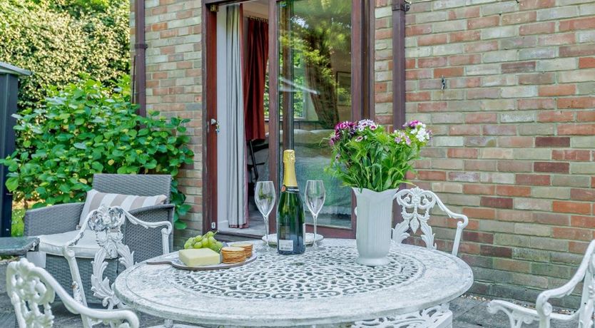 Photo of 1 Bed in Pilley