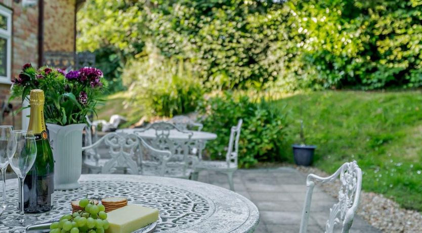 Photo of 1 Bed in Pilley