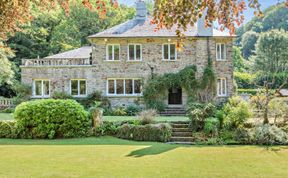 Photo of 5 Bed in Barnstaple