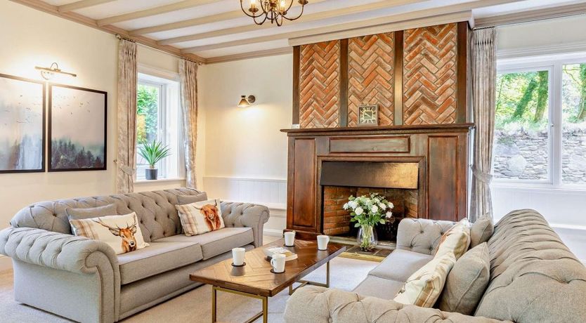 Photo of 5 Bed in Parracombe