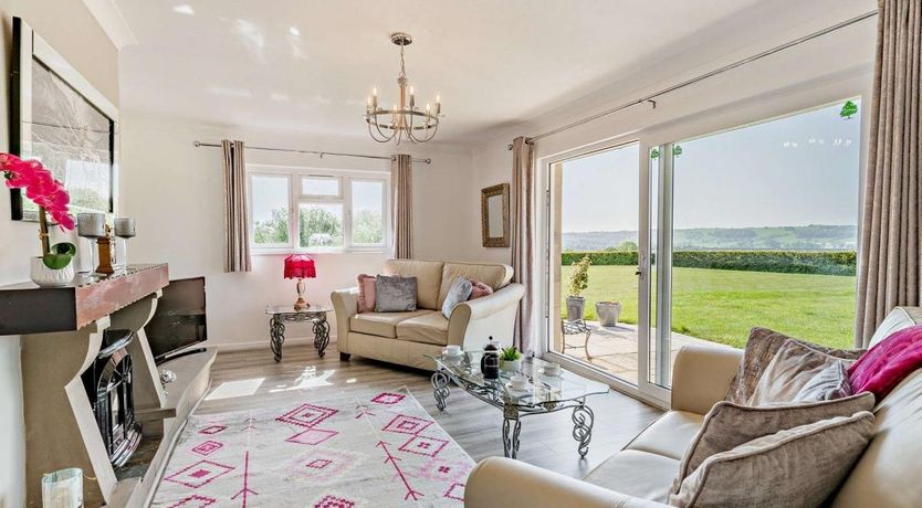 Photo of 2 Bed in Leathley