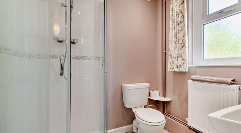 Photo of 3 Bed in Gwernogle