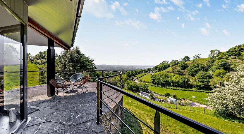 Photo of in Denbigh  (92333)
