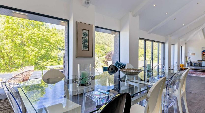 Photo of 4 Bed in Llandyrnog