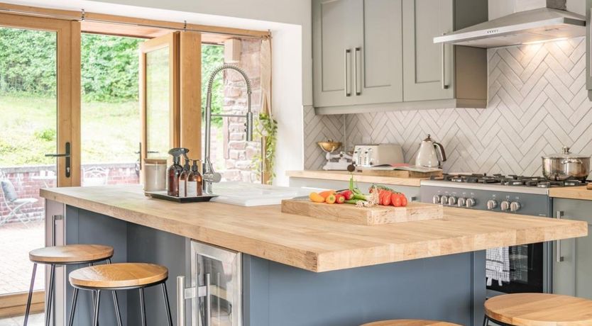 Photo of 3 Bed in Llandeilo'r Fan