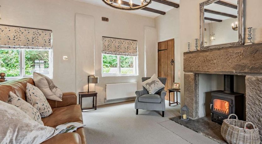 Photo of in Winster (92458)