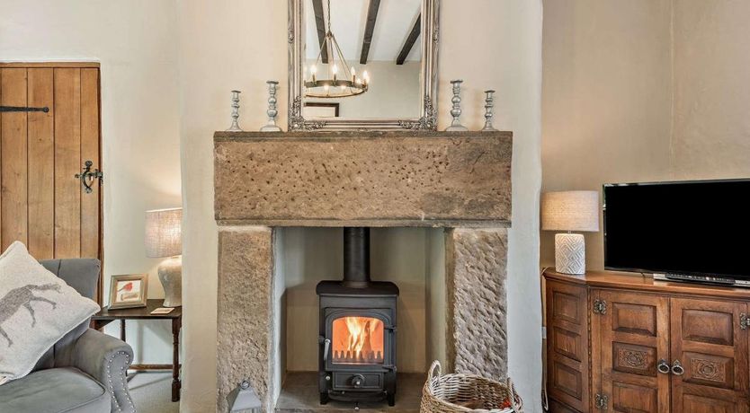 Photo of 2 Bed in Winster