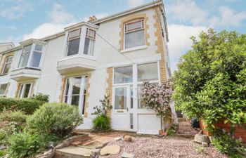 18 Ffordd Tanrallt Holiday Cottage