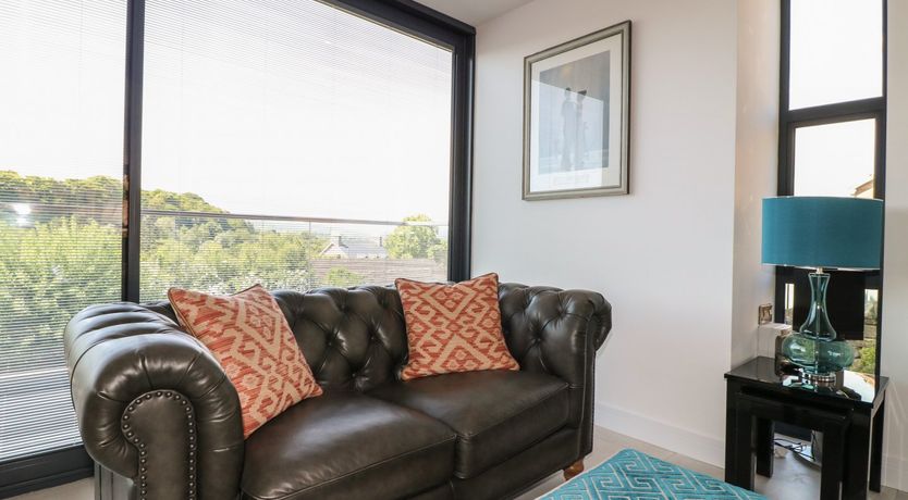 Photo of Oakwood House