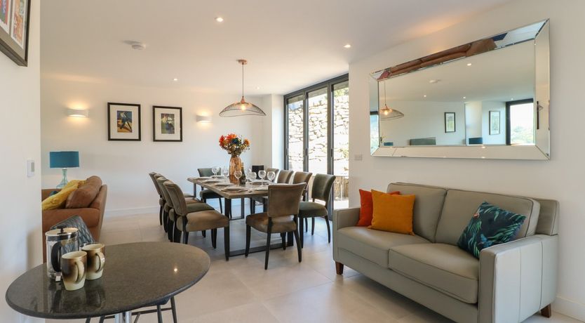 Photo of Oakwood House