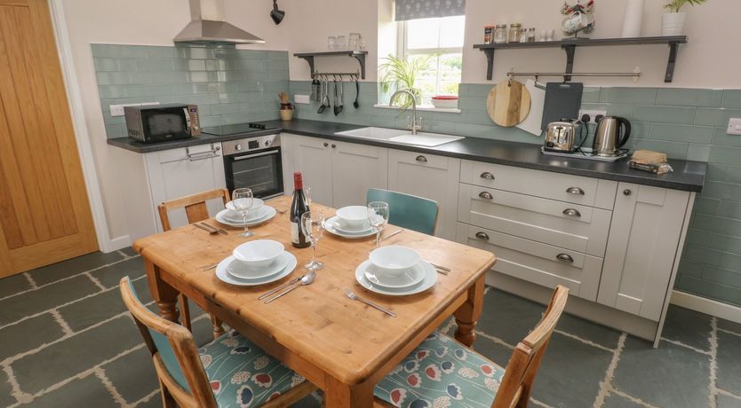 Photo of Ystabl Robyn