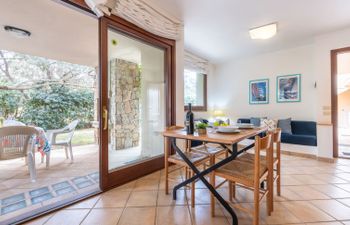 Carlo Holiday Home