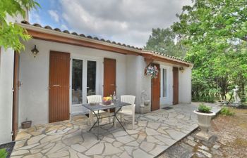 Le Rocher Vert Holiday Home