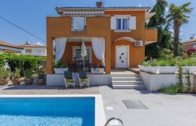 Villa Alba Holiday Home